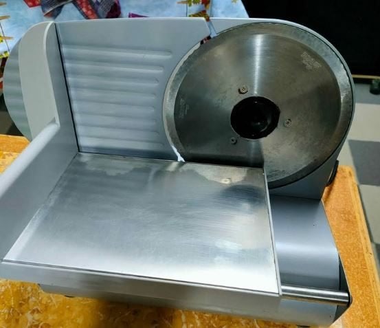 Trancheuse, 400 à 800 grammes de pâte, Enlèvement, Comme neuf, Sans minuteur