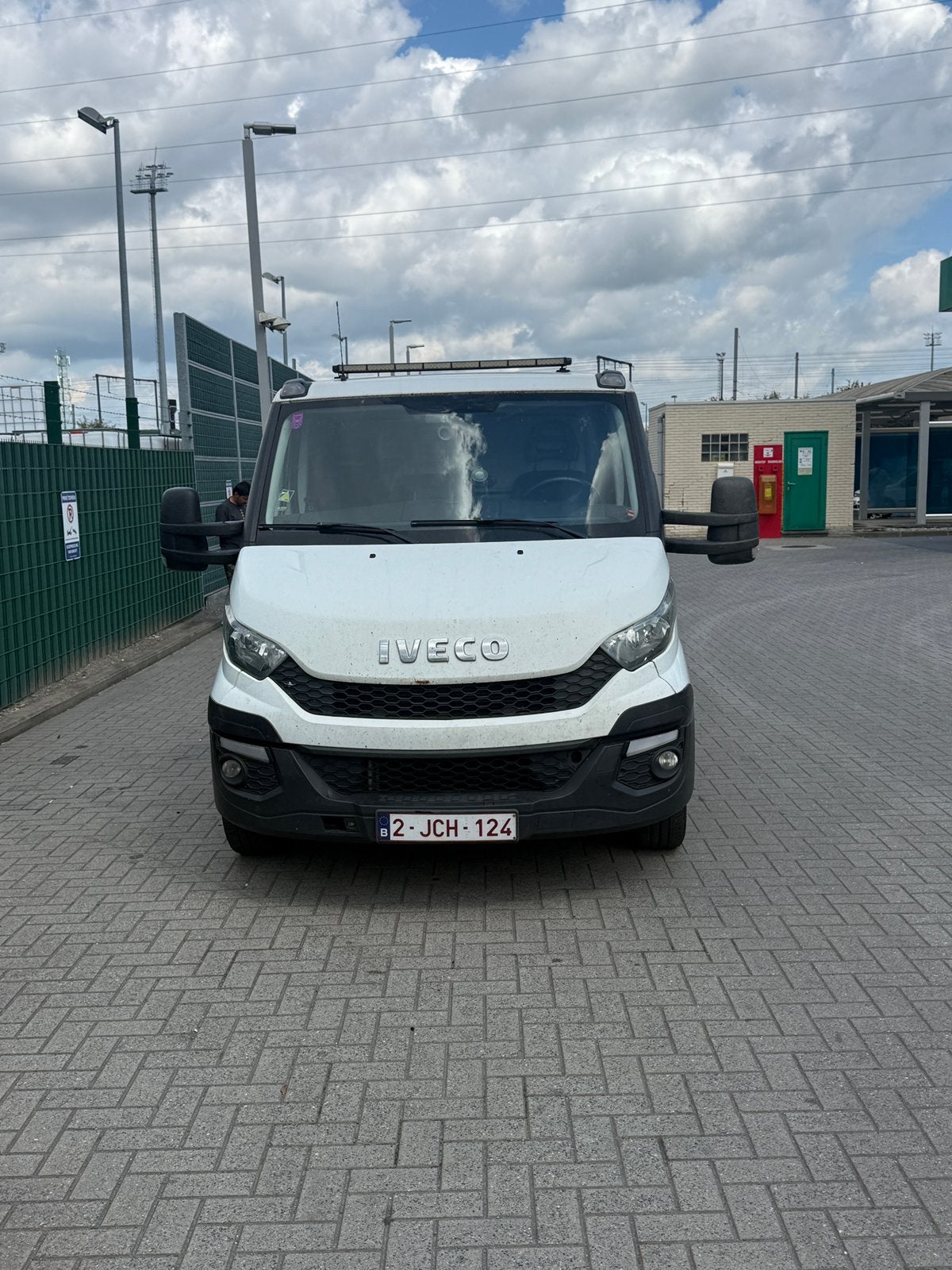 Iveco 2016, euro 6 met 305000 km , motor 3000, rijbewijs b, Auto's, Bestelwagens en Lichte vracht, Iveco, Bedrijf, Dealer onderhouden