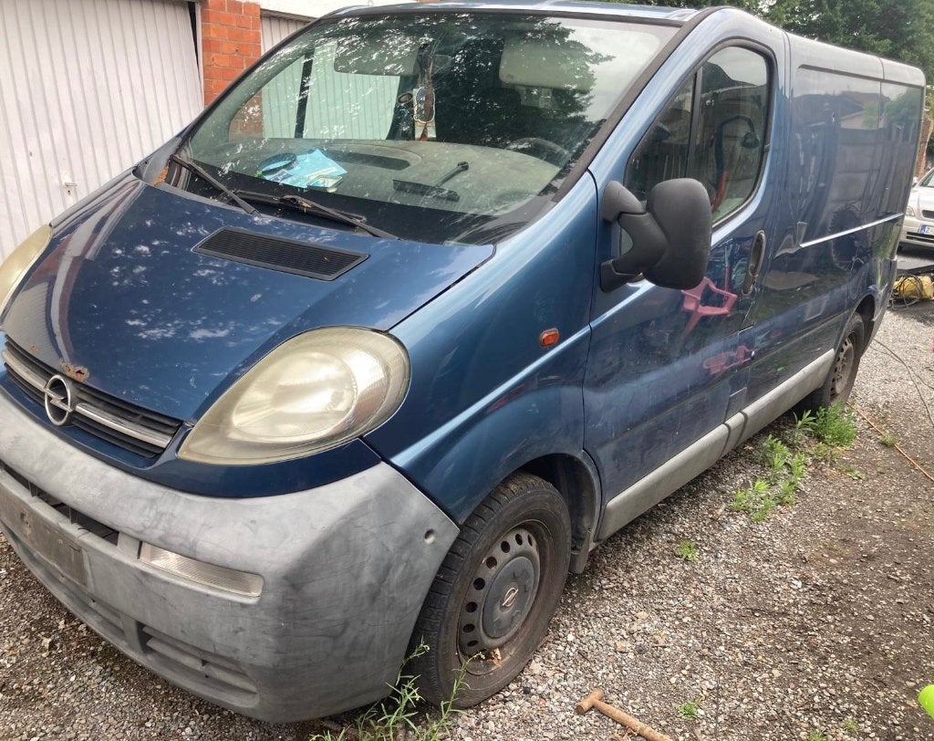 Opel Vivaro 1.9 diesel met airco diesel pomp stuk!, Auto's, Bestelwagens en Lichte vracht, Voorwielaandrijving, 4 deurs, Stof