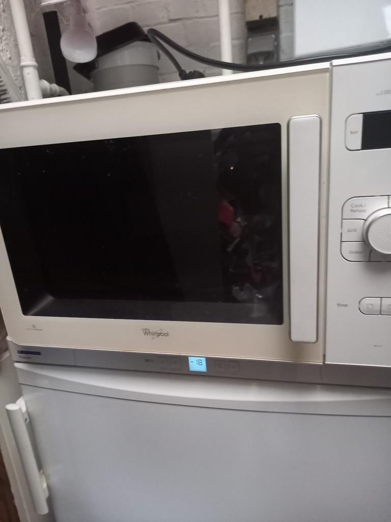 Bain à remous, micro-ondes avec grill, vapeur, décongélatio, Enlèvement, Vapeur, Encastré, Gril