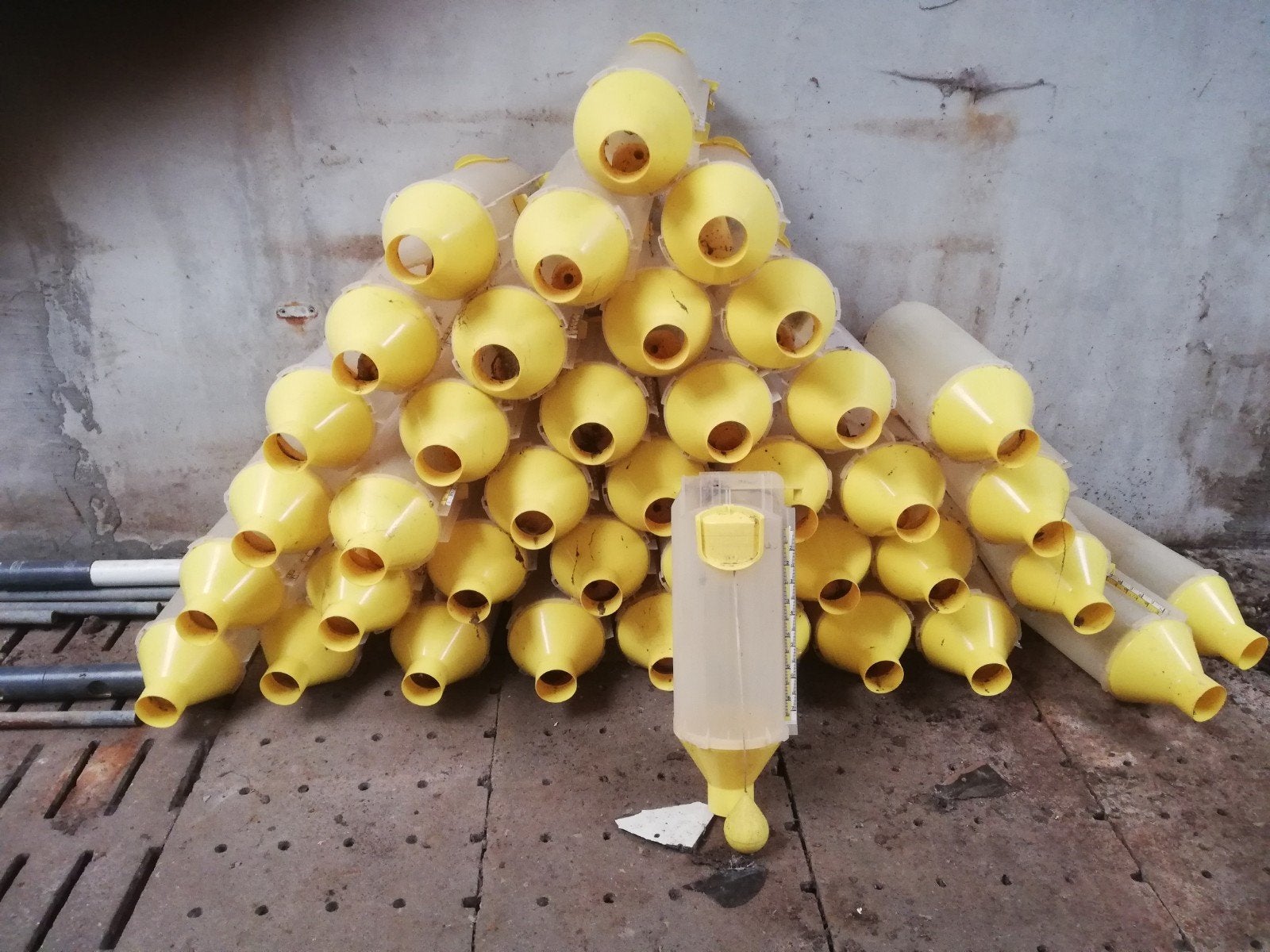 allerlei materiaal varkenshouderij (zie foto s), Articles professionnels, Enlèvement