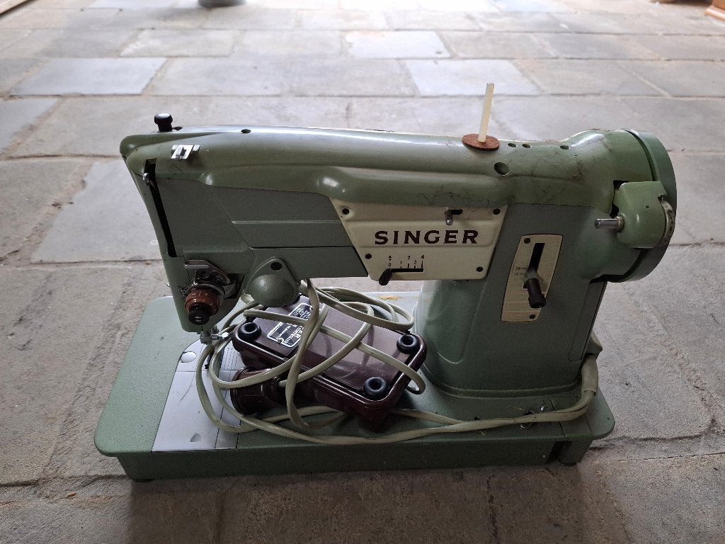 Machine à coudre, Hobby & Loisirs créatifs, Enlèvement, Utilisé, Machine à coudre, Singer