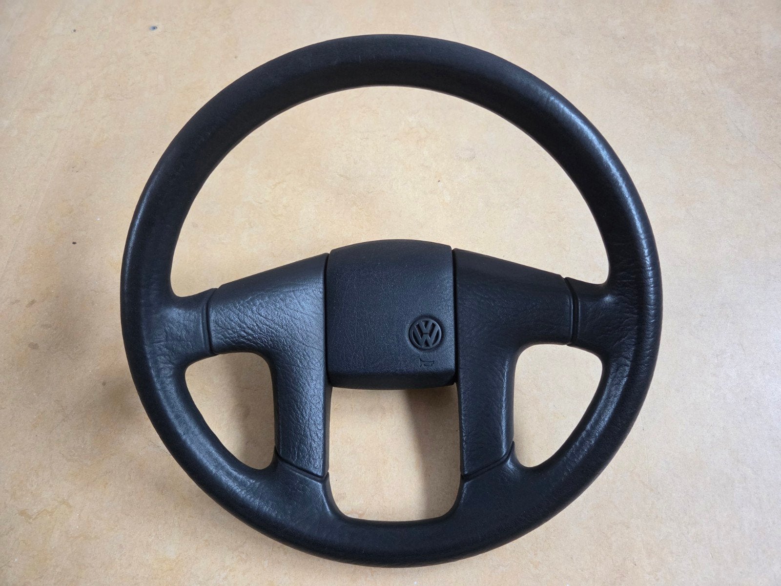 Volant Volkswagen Corrado/Jetta Deep Dish US à vendre !, Autos : Pièces & Accessoires, Enlèvement ou Envoi, Utilisé, Volkswagen