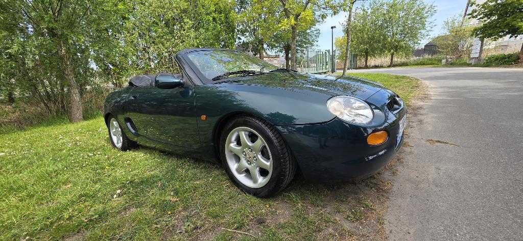 mg f volledig herschilders en nieuw leder in 69024 km, Cuir, Achat, Boîte manuelle, Noir