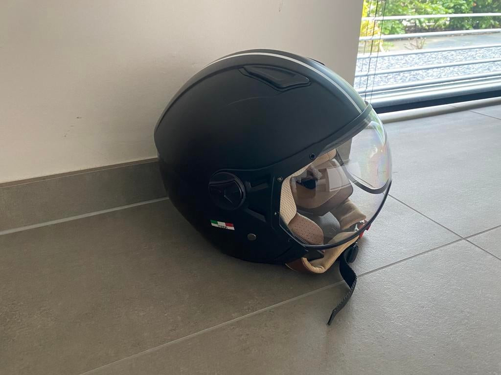 Helm vito, Ophalen, Zo goed als nieuw