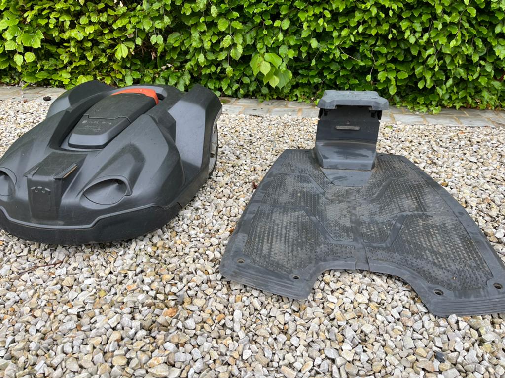 Automower HUSQVARNA 330X, Enlèvement, Utilisé, 20 à 25 cm
