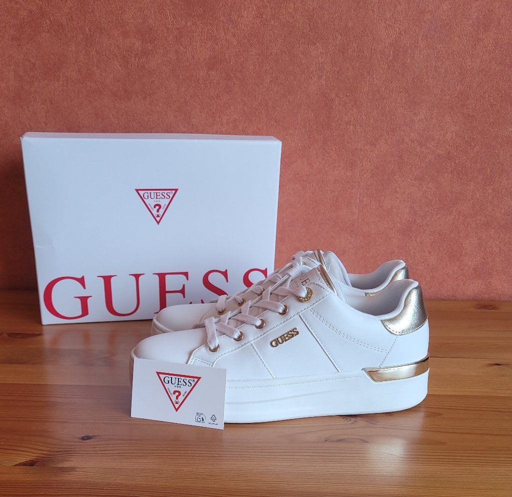 Nieuwe GUESS damessneakers met label, Guess, Wit, Nieuw, Ophalen of Verzenden