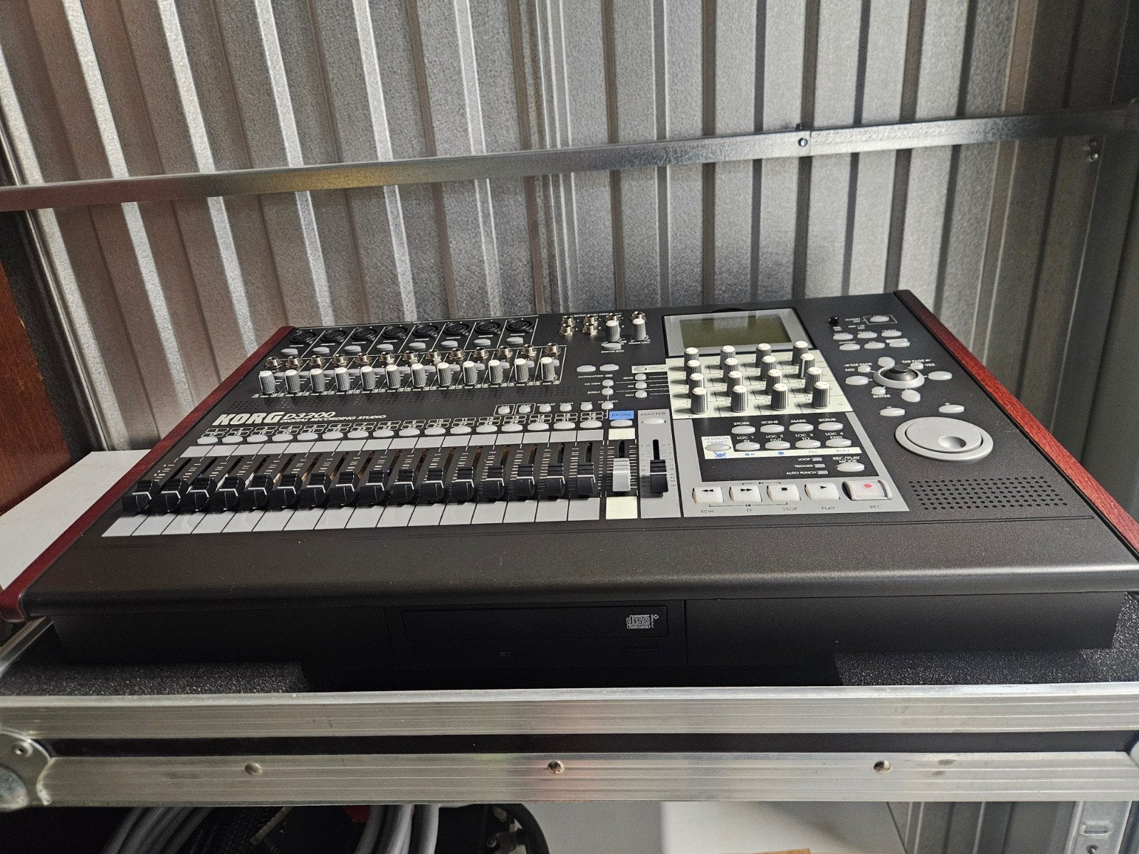 Korg D3200 digitale opnamestudio incl. Thon flightcase, Ophalen of Verzenden, Zo goed als nieuw, 10 tot 20 kanalen, Microfooningang