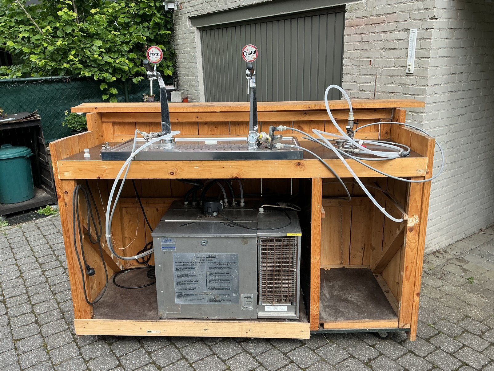 Toog met 2 tapkranen, spoelkop inclusief, Ophalen, Zo goed als nieuw