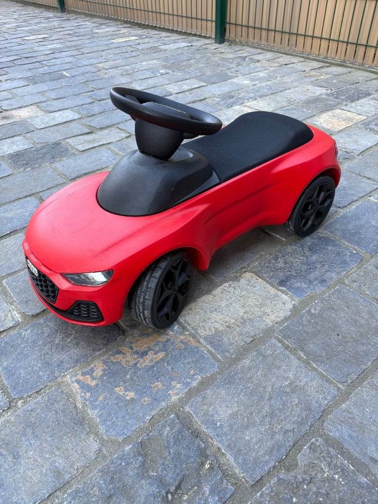 Audi junior quatrro loopwagen/auto, Enfants & Bébés, Jouets | Extérieur | Véhicules & Draisiennes, Comme neuf, Véhicule de marche