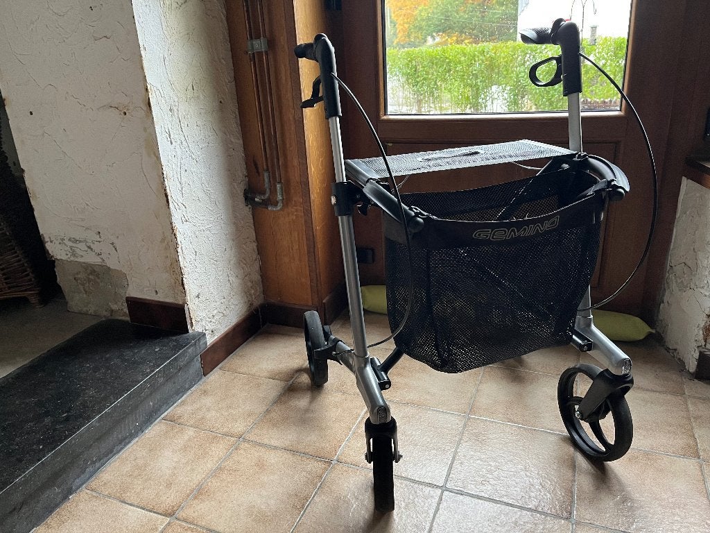 Opvouwbare lichtgewicht rollator Gemino 20, Ophalen, Lichtgewicht, Zo goed als nieuw