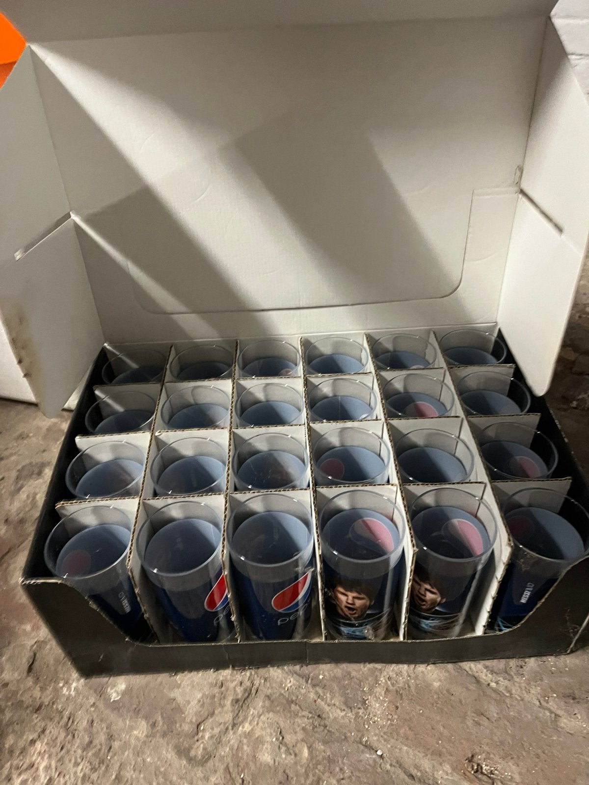 24 pepsi glazen, Enlèvement, Comme neuf