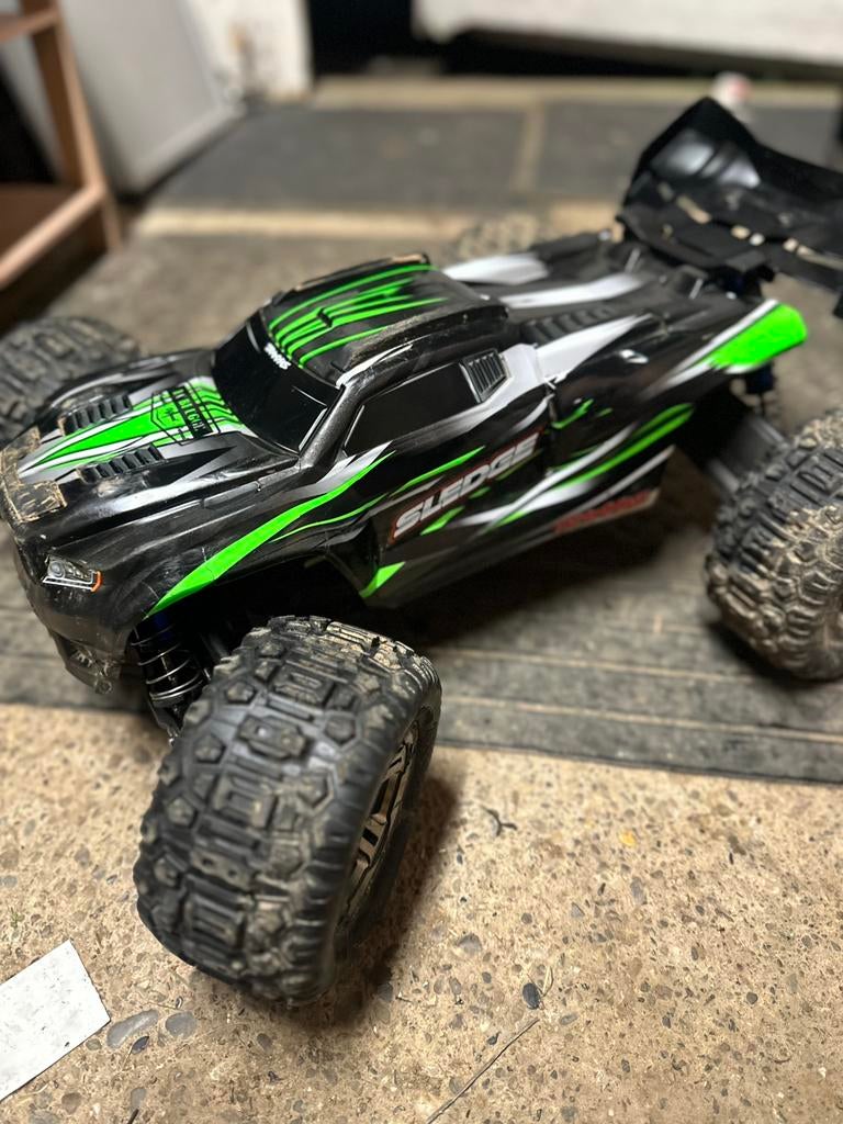 Traxxas sledge 8s, Hobby & Loisirs créatifs, Modélisme | Radiocommandé & Téléguidé | Voitures, Comme neuf, Enlèvement ou Envoi