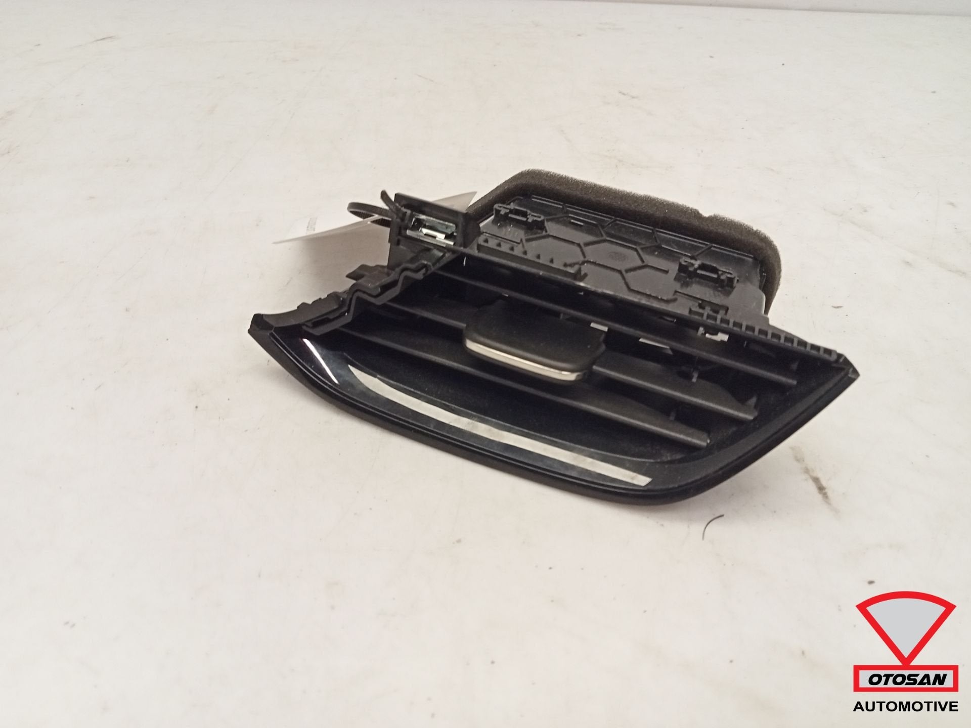Grille d'a ration droite Opel Corsa F 2019+ 39198539, Opel Automobile GmbH, Opel, Bahnhofsplatz 1
65423  Russelsheim am Main, DE