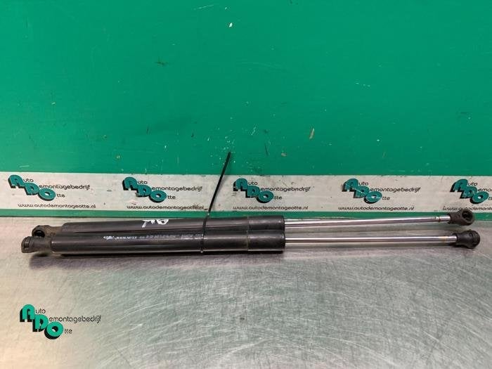 Kit amortisseur gaz hayon d'un Renault Clio (Clio 3 06-), Renault, -, 3 mois de garantie, Utilisé