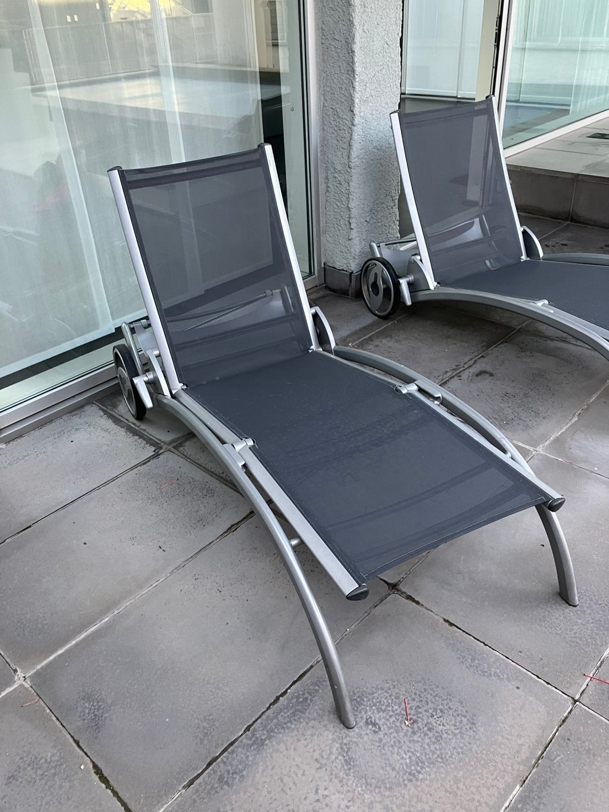 Ligbed met achterwielen, Tuin en Terras, Ophalen, Gebruikt, Kunststof, Verstelbaar