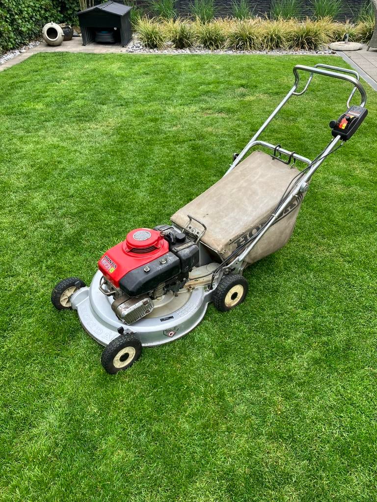Honda grasmaaier hr 21-5 zelftrekker, Ophalen, Gebruikt, Benzine-grasmaaier