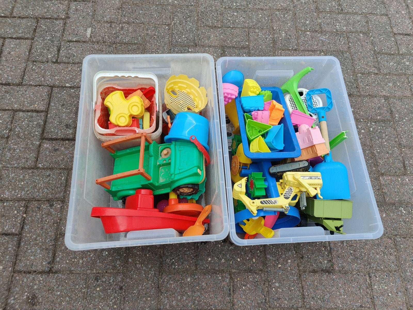 2 dozen zand speelgoed, Ophalen, Gebruikt