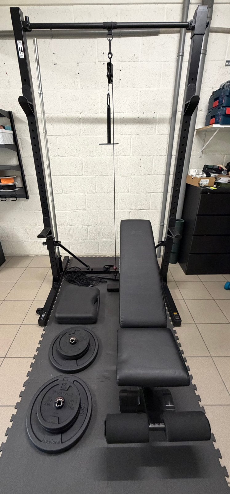 Complete home gym – rack, bank, stang, 76 kg schijven, Ophalen, Krachtstation, Benen, Zo goed als nieuw