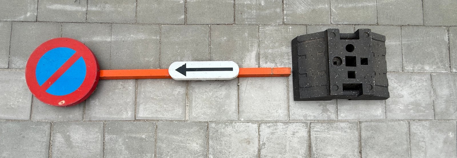 Verkeersbord - parkeerverbod met voet, Doe-het-zelf en Bouw, Ophalen, Zo goed als nieuw