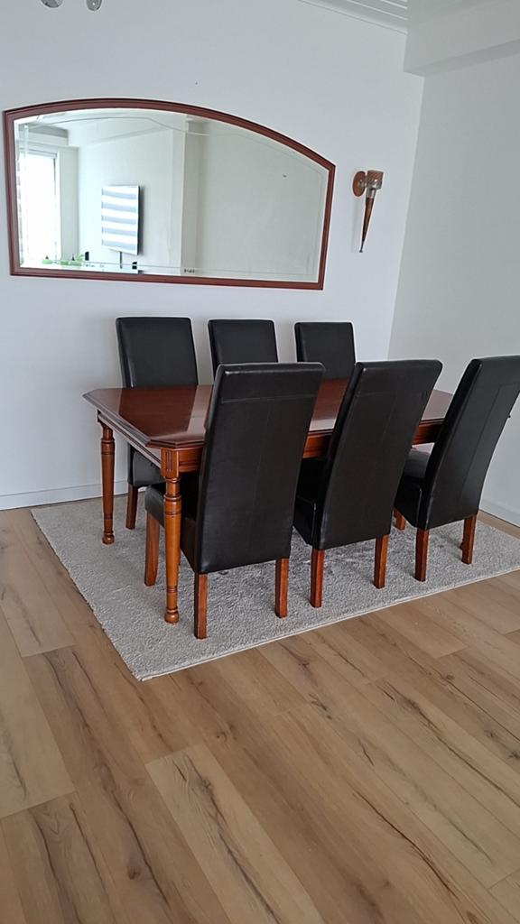 Prachtige  Eettafel met 6 Luxe leren stoelen +spiegel, Ophalen