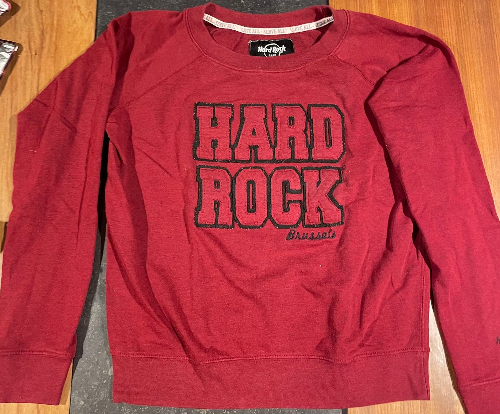 Collector’s item sweater Hard Rock Cafe Brussel large, Ophalen of Verzenden, Zo goed als nieuw, Rood