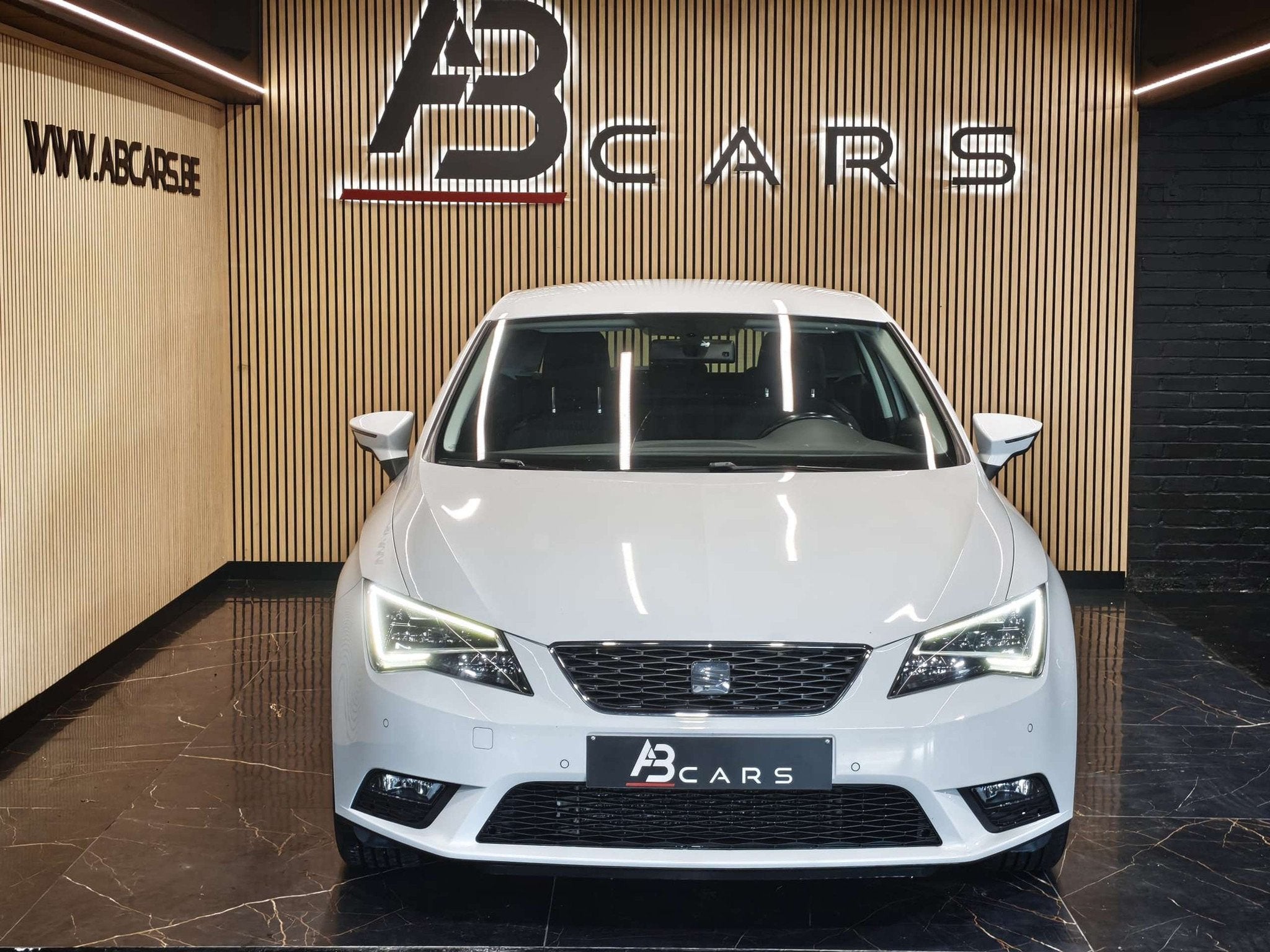 SEAT Leon 1.6 CR TDI * GARANTIE 12 MOIS *, Autos, Achat, Euro 6, Entreprise, Noir