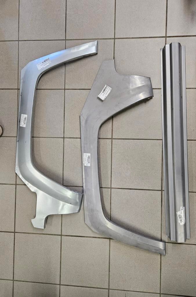 Daihatsu Rocky 1199 achterspatbord en wippaneel