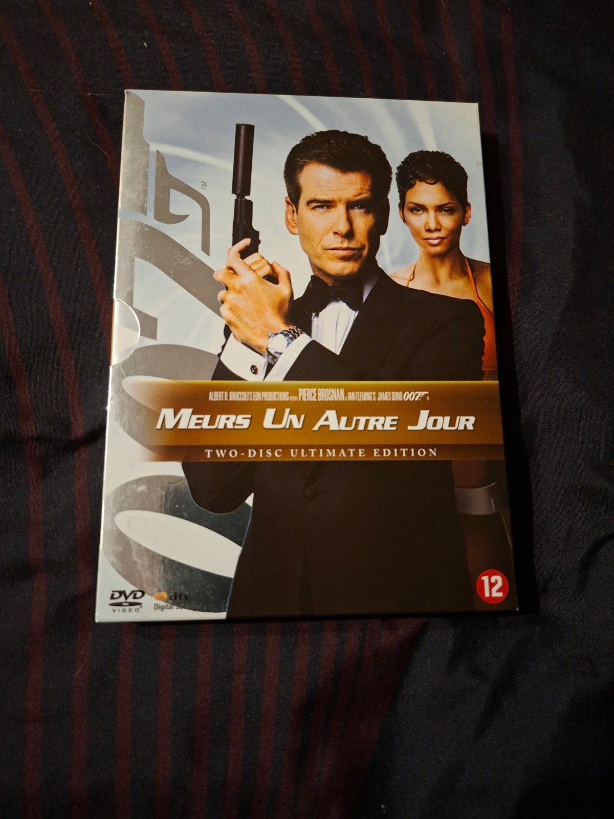A vendre en coffret dvd ultimate édition Meurs un autre jour, Action, Enlèvement ou Envoi, Suppléments, Anglais
