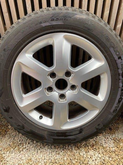 Set aluminium velgen en winterbanden Audi Q7 2005-2015, Autos : Pièces & Accessoires, Pneus & Jantes, Jante(s), Pneus hiver, 18 pouces
