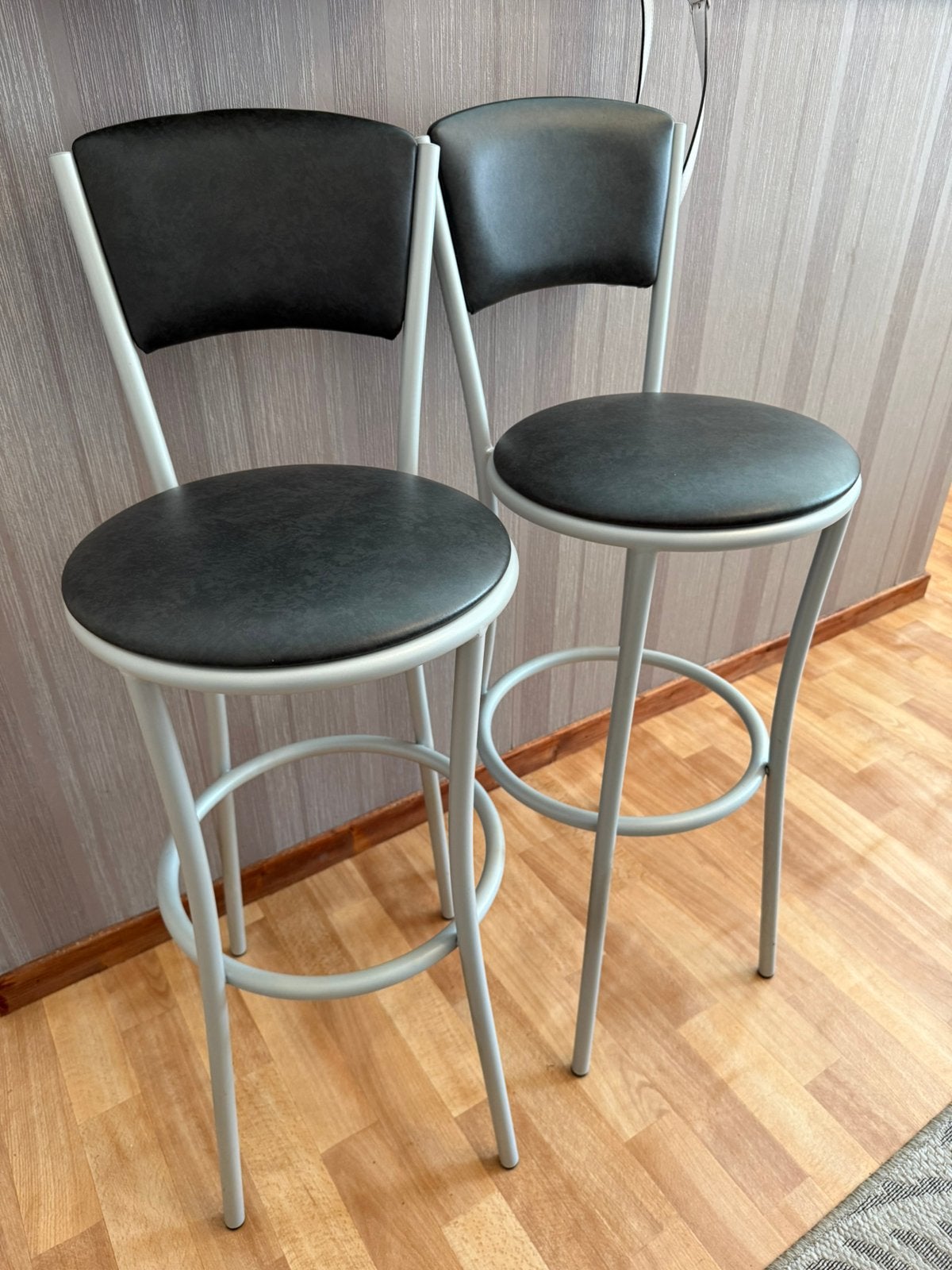 Tabourets de bar, 2 tabourets, Enlèvement, Utilisé, Cuir