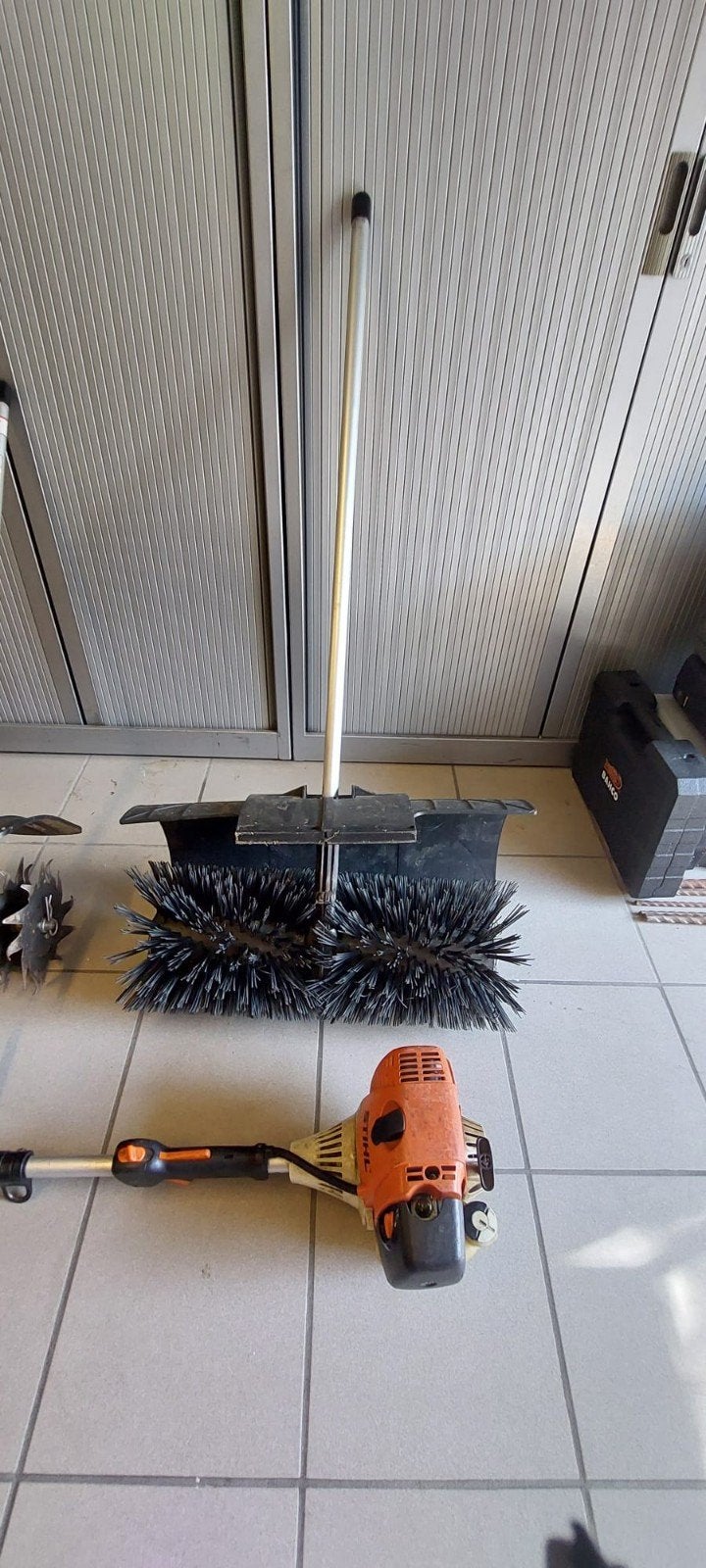 Stihl combi 131R.Met borstel en frees., Tuin en Terras, Ophalen