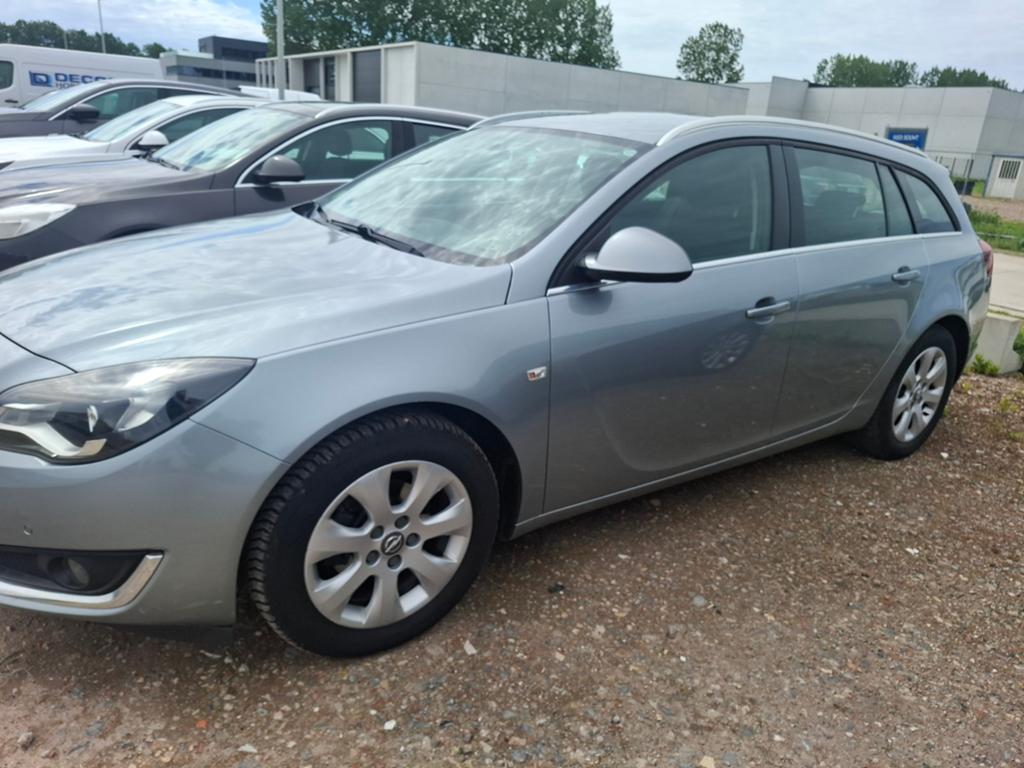 OPEL INSIGNA 2.0 DIESEL TRÈS BON ÉTAT, Autos, Opel, Entreprise, 5 portes, 96 kW, 4 cylindres