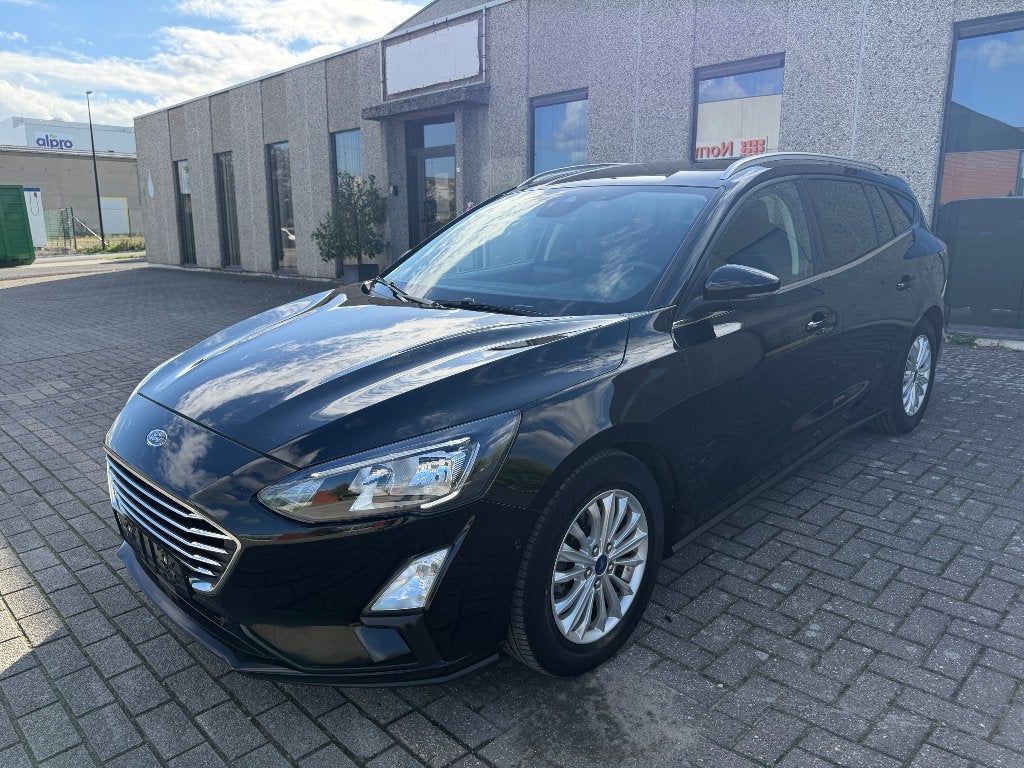 Ford Focus 1.5 EcoBlue Titanium Automaat, Auto's, Stof, 4 cilinders, Zwart, Bedrijf