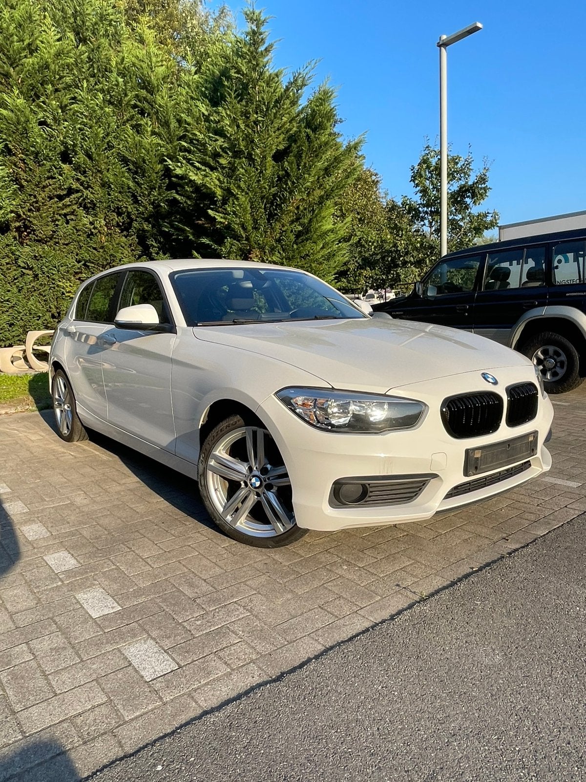 BMW 116i F20 facelift (LCI) M LOOK Navi/Zetelver/PDC Euro6, Auto's, Euro 6, Wit, Particulier, Verwarmde buitenspiegels