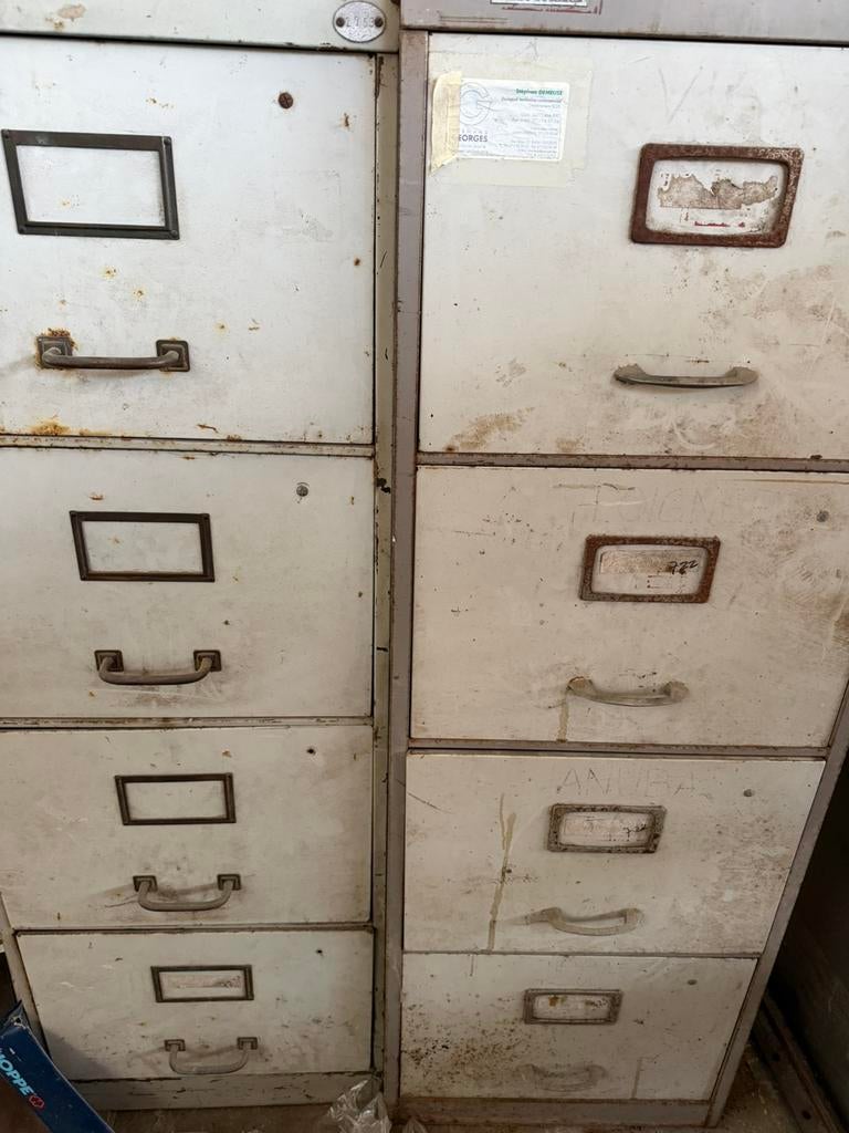 Bj vend deux armoires metaliques 250€ les deux, Enlèvement ou Envoi, Comme neuf