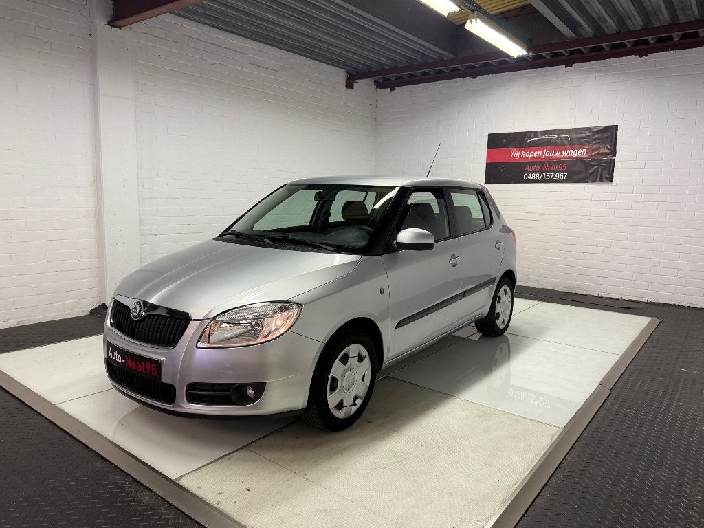 Skoda Fabia 1.2Benzine 1ste eig reeds Gekeurd toegelaten LEZ, Autos, Skoda, Argent ou Gris, Achat, Entreprise, Boîte manuelle