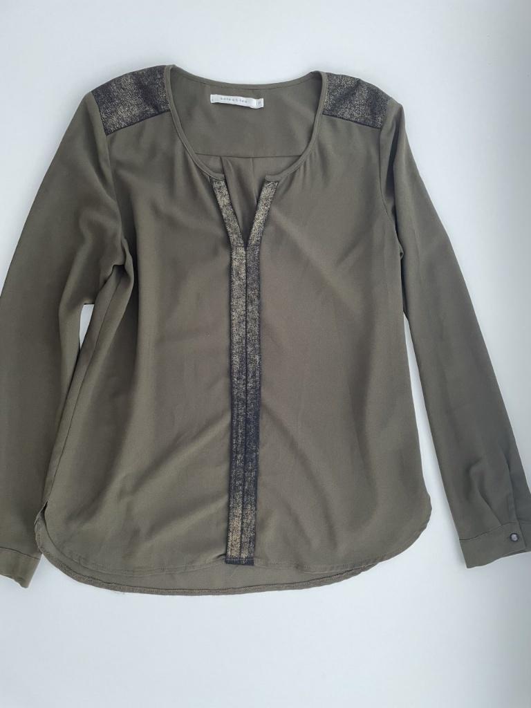 Kaki blouse maat S, in perfecte staat!, Kleding | Dames, Blouses en Tunieken, Lola & Liza, Ophalen of Verzenden, Zo goed als nieuw