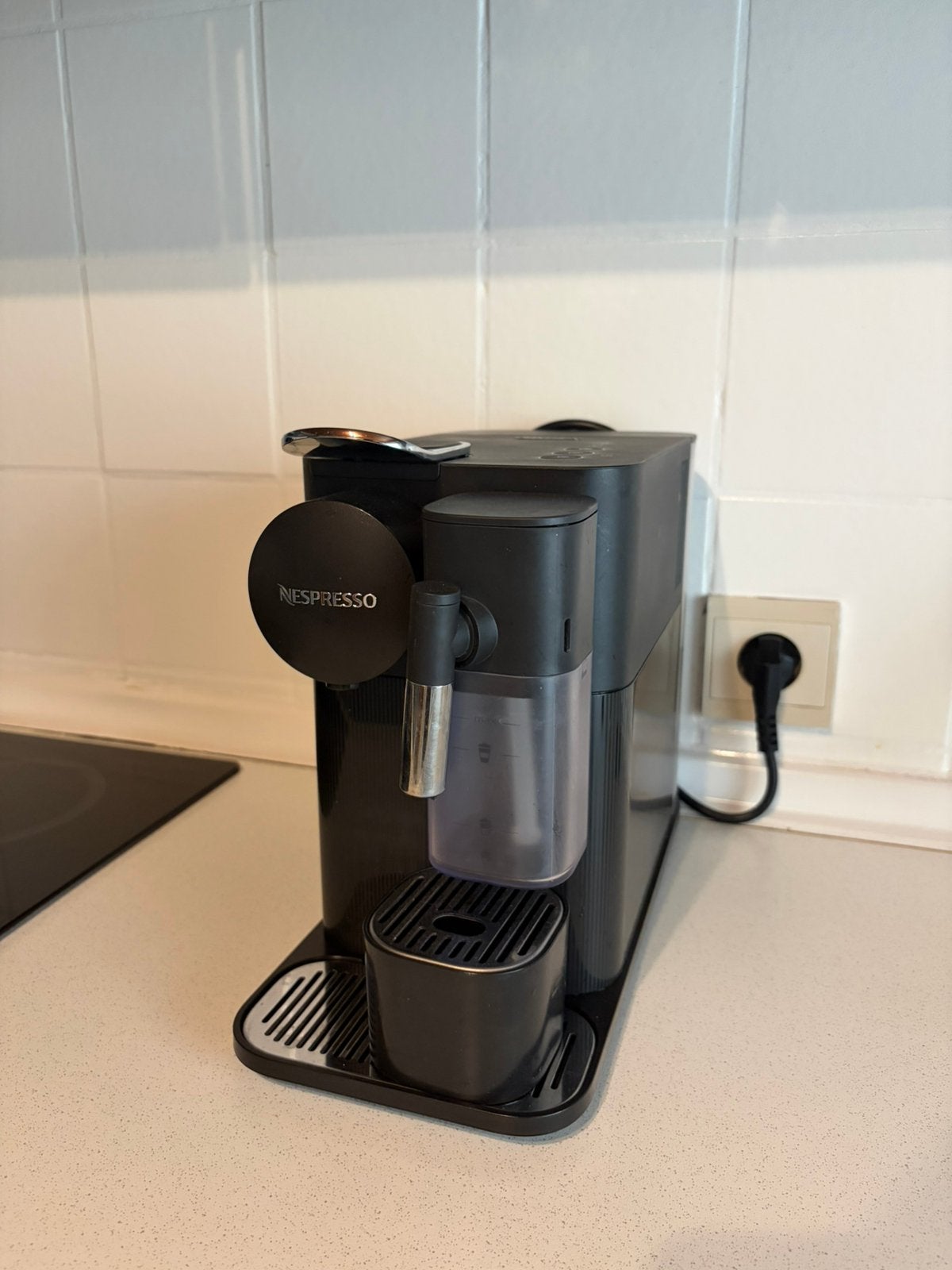 DeLonghi Nespresso, Elektronische apparatuur, Ophalen, Zo goed als nieuw