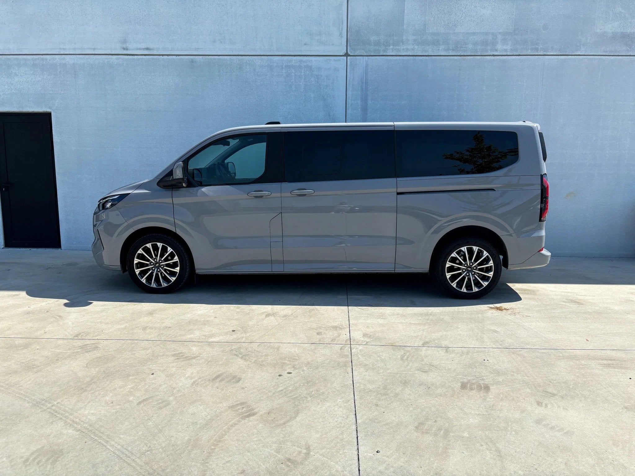 Ford Tourneo Custom Lichte vracht | Leasing (bj 2025), Auto's, Automaat, Gebruikt, Adaptive Cruise Control, Leder