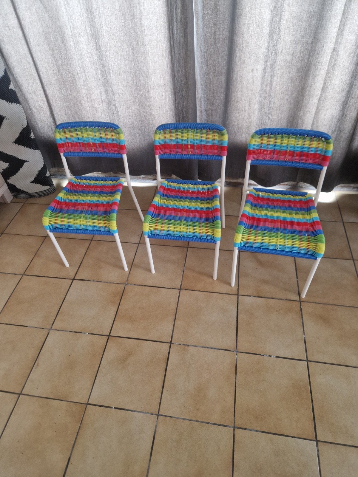 3 kinderstoeltjes, Enlèvement