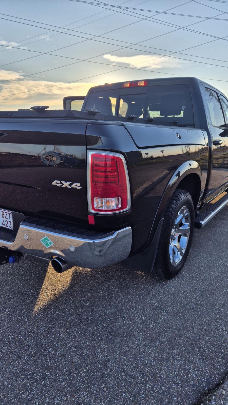À vendre : Dodge RAM 1500 5.7 HEMI Laramie — 2019, Enlèvement