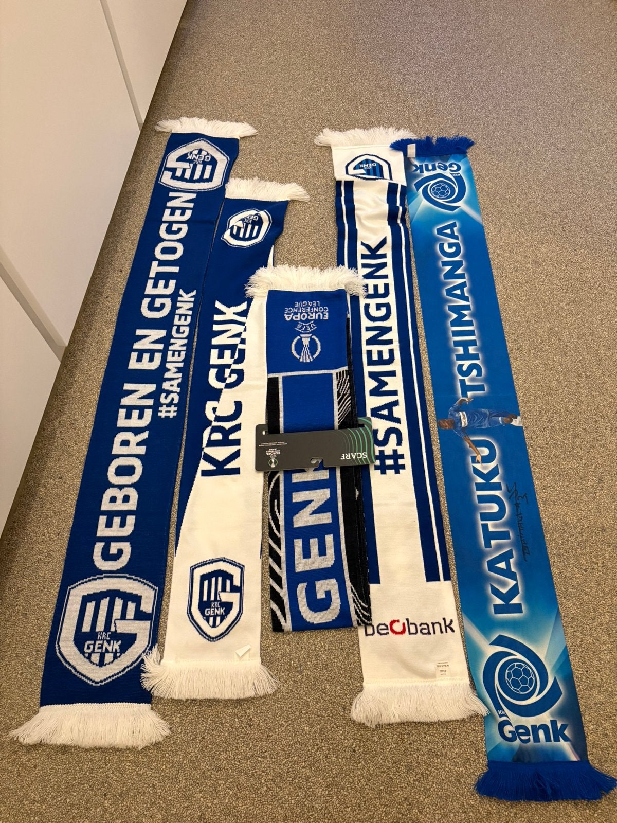 Sjaals KRC Genk, Enlèvement, Comme neuf