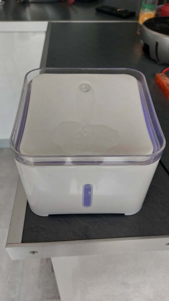 Fontaine pour chat, Ophalen, Zo goed als nieuw