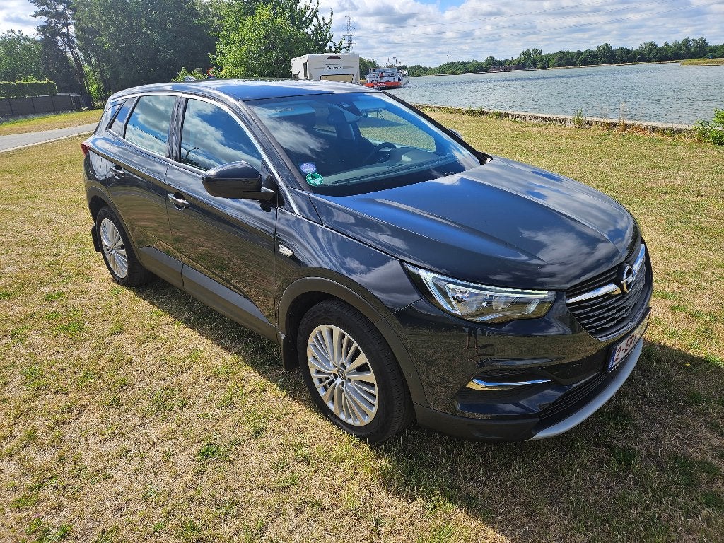 Opel Grandland X 1.6 Turbo essence Euro 6, Autos, Opel, Grandland, Euro 6, Entretenue par le concessionnaire, Noir