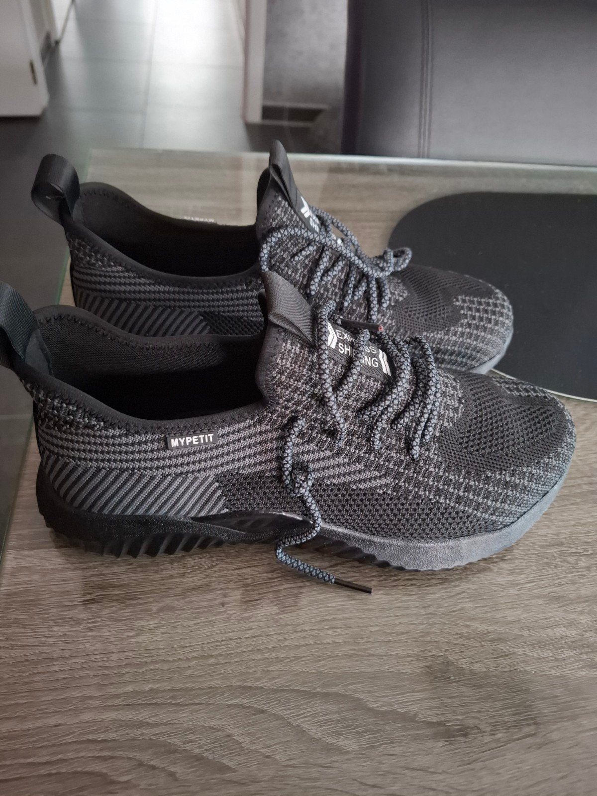 veiligheidsschoenen maat 44. gloednieuw, Ophalen, Zwart, Nieuw, Werkschoenen