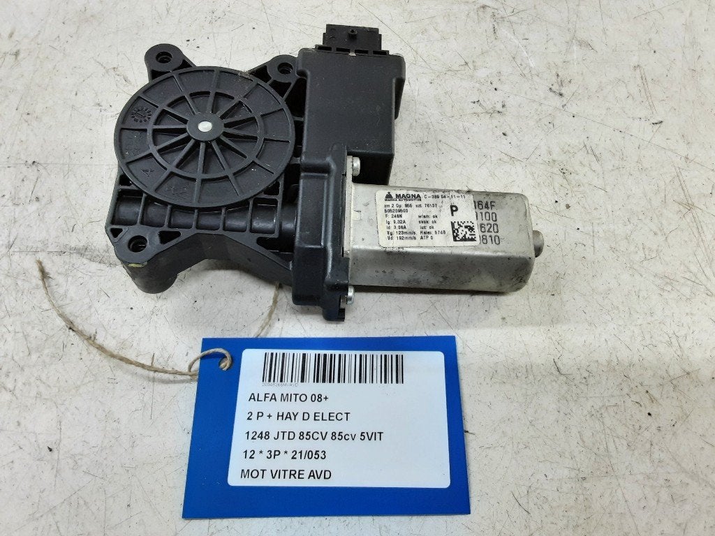 MOTEUR LEVE VITRE ELECTRIQUE AVANT DROIT MiTo (955), Autos : Pièces & Accessoires, Utilisé, Droite, Alfa Romeo