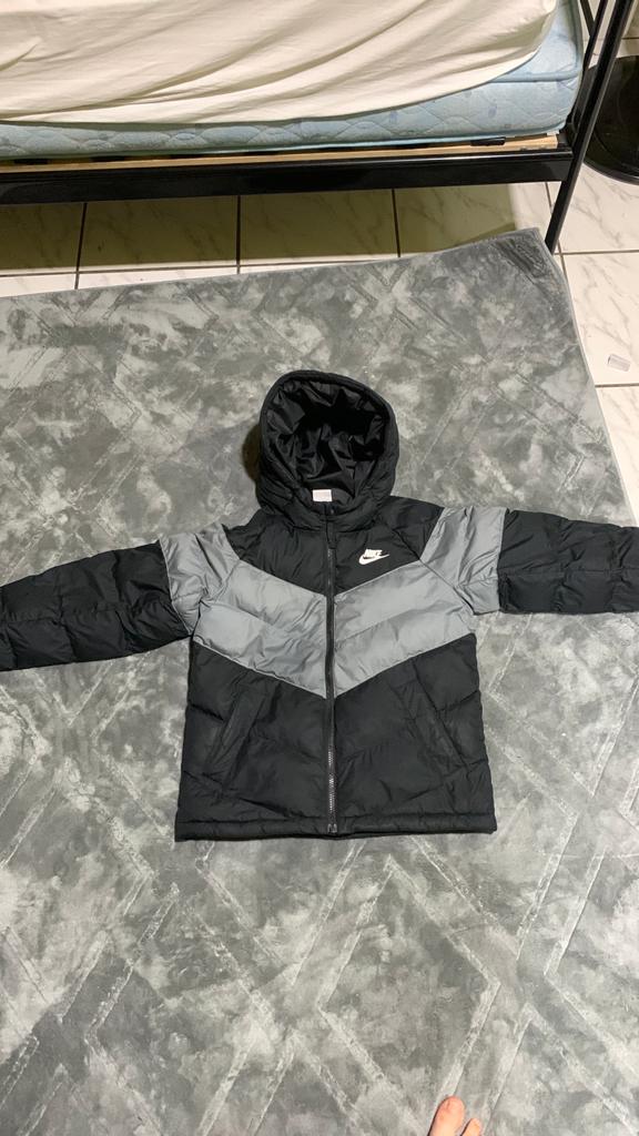 Nike jas, Ophalen, Zo goed als nieuw, Jongen, Jas