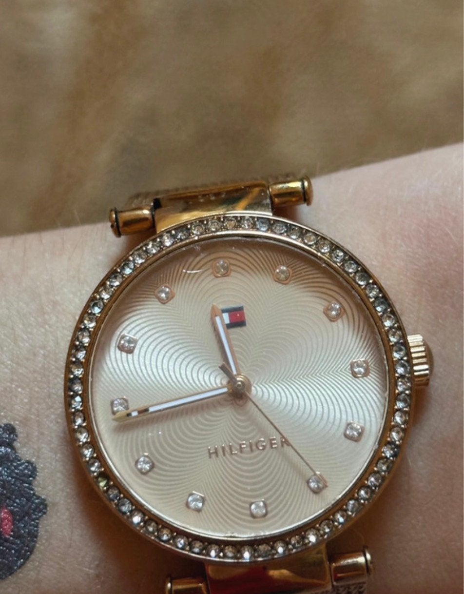 Tommy Hilfiger Dameshorloge met Kristallen, Bijoux, Sacs & Beauté, Montre-bracelet, Autres marques, Enlèvement ou Envoi, Or