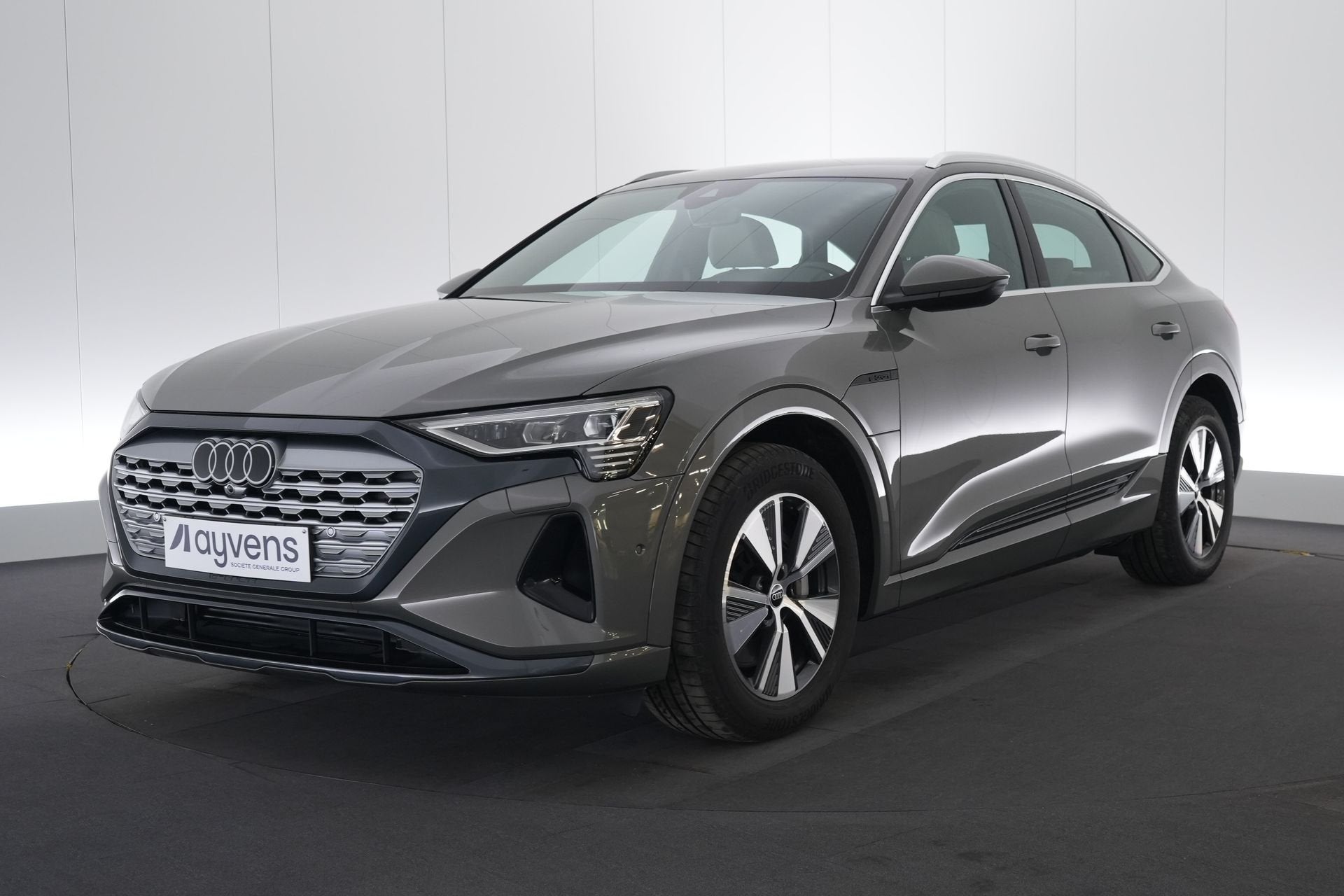 (2FJN753) AUDI Q8 SPORTBACK E-TRON, Autos, https://public.car-pass.be/vhr/4af59958-3744-49c0-96cc-420cf0a45a88, Argent ou Gris